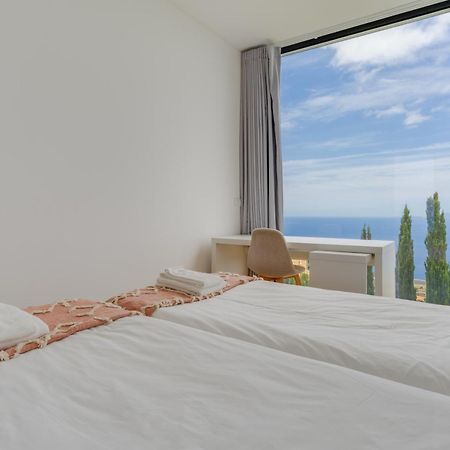 Cristiano Ronaldo Airport View Villa Santa Cruz  Exterior photo